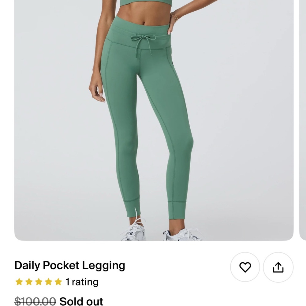 Vuori Daily Pocket Legging in Sage Green